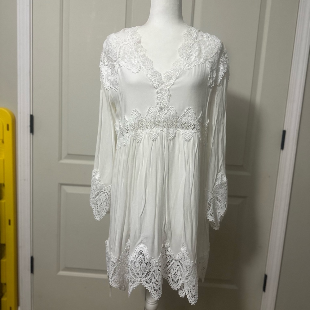 Elegant White Lace Dress